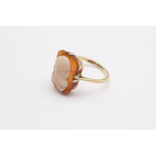 100 - 9ct Gold Agate Cameo Single Stone Ring (3.3g) Size  P