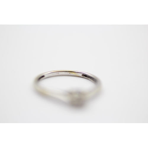 135 - 18ct White Gold Round Brilliant Cut Diamond Single Stone Ring (1.8g) Size  M
