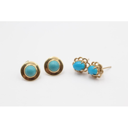 14 - 2 X 9ct Gold Reconstituted Turquoise Set Stud Earrings (3.3g)
