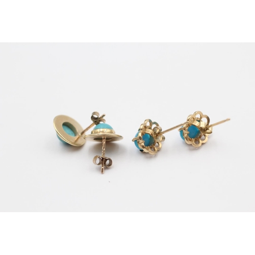 14 - 2 X 9ct Gold Reconstituted Turquoise Set Stud Earrings (3.3g)