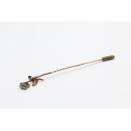 165 - 15ct Rose And Green Gold Victorian Turquoise Set Forget-Me-Not Stick Pin (1.2g)