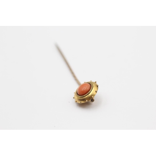167 - 18ct Gold Etruscian Revival Coral Set Stick Pin - 9ct Gold Pin (1.5g)