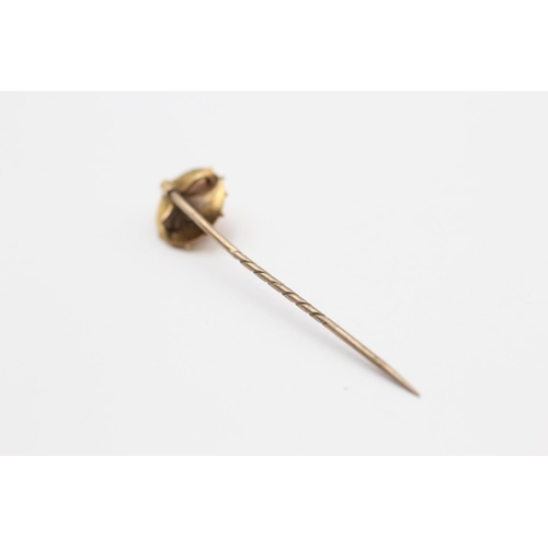 167 - 18ct Gold Etruscian Revival Coral Set Stick Pin - 9ct Gold Pin (1.5g)