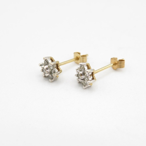 91 - 2 X 9ct Gold Paired Diamond Stud Earrings (1.2g)