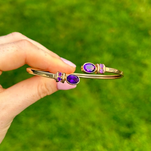 94 - 9ct Gold Amethyst Cuff Bangle (8.2g)