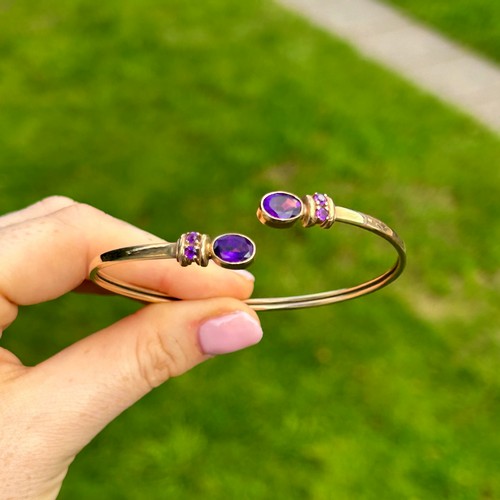 94 - 9ct Gold Amethyst Cuff Bangle (8.2g)