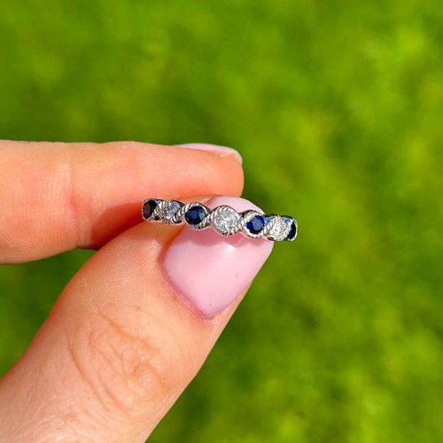 115 - 18ct White Gold Diamond & Sapphire Seven Stone Ring (3.3g) Size  L