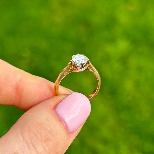 142 - 18ct Gold Round Brilliant Cut Diamond Single Stone Ring (2.7g) Size  I