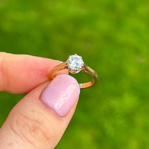 142 - 18ct Gold Round Brilliant Cut Diamond Single Stone Ring (2.7g) Size  I