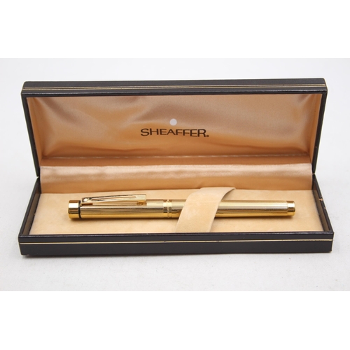 323 - Vintage SHEAFFER Targa Gold Plated FOUNTAIN PEN w/ 14ct Gold Nib WRITING Boxed