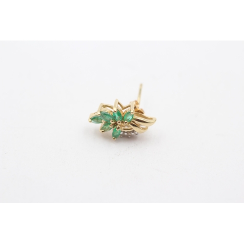 51 - 14ct Gold Emerald Floral Cluster Stud Earrings (2.3g)