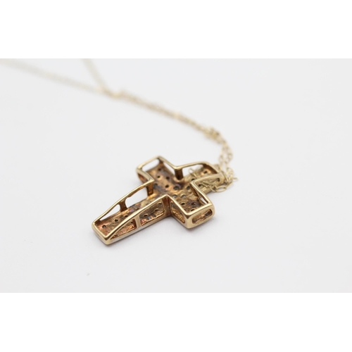 8 - 9ct Gold Diamond Set Christian Cross Pendant Necklace (2.6g)