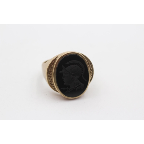 82 - 9ct Gold Onyx Signet Ring (8.9g) Size P+1/2