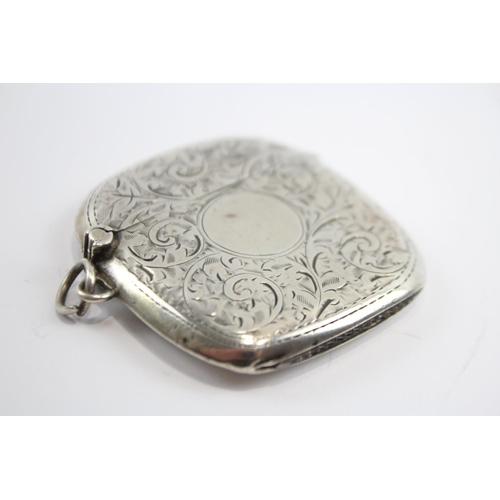 195 - Vintage Hallmarked 1938 Birmingham Sterling Silver Vesta / Match Case (23g)