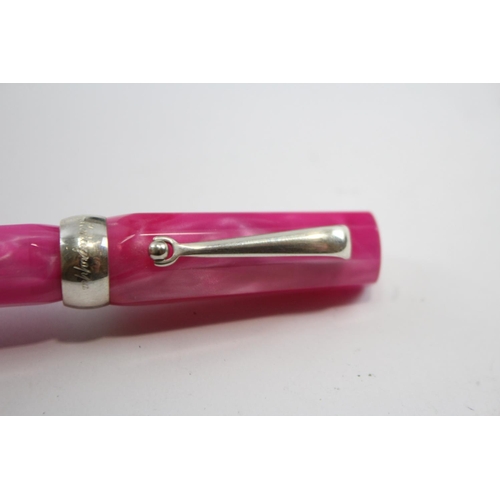 239 - MONTEGRAPPA Micra Fine Hot Pink Fountain Pen w/ 18ct Gold Nib WRITING