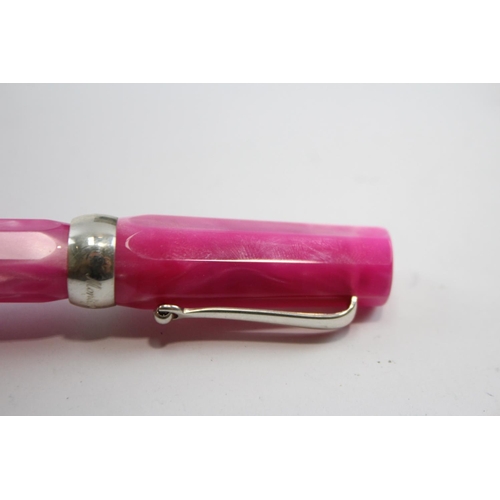 239 - MONTEGRAPPA Micra Fine Hot Pink Fountain Pen w/ 18ct Gold Nib WRITING