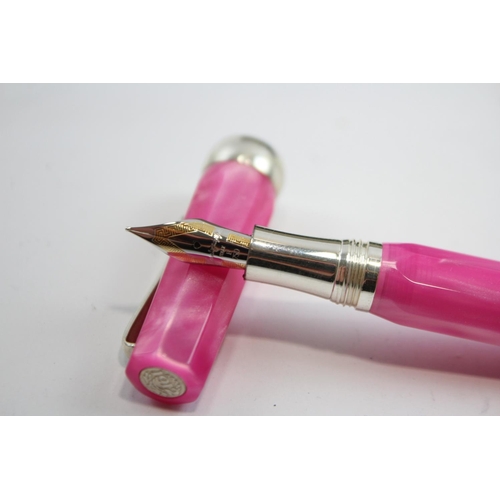 239 - MONTEGRAPPA Micra Fine Hot Pink Fountain Pen w/ 18ct Gold Nib WRITING