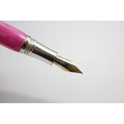 239 - MONTEGRAPPA Micra Fine Hot Pink Fountain Pen w/ 18ct Gold Nib WRITING