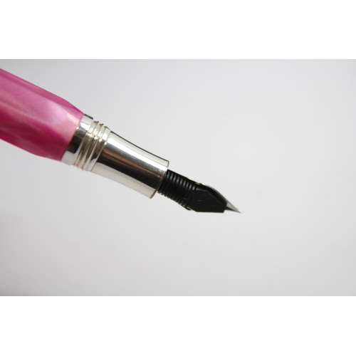 239 - MONTEGRAPPA Micra Fine Hot Pink Fountain Pen w/ 18ct Gold Nib WRITING