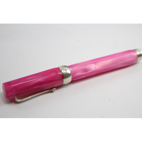 239 - MONTEGRAPPA Micra Fine Hot Pink Fountain Pen w/ 18ct Gold Nib WRITING