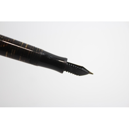 248 - Vintage PARKER Vaccumatic Brown FOUNTAIN PEN w/ Steel Nib WRITING