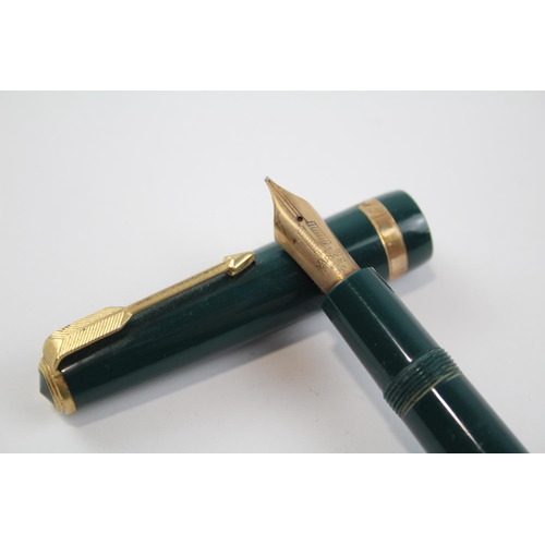 250 - Vintage PARKER Maxima Green FOUNTAIN PEN w/ 14ct Gold Nib WRITING