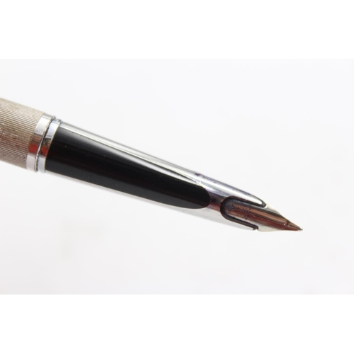 289 - Vintage WATERMAN C/F Silver Tone Fountain Pen w/ 18ct White Gold Nib WRITING