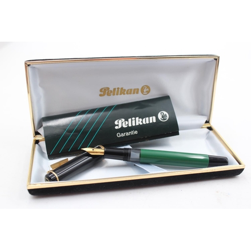 300 - Vintage PELIKAN M-150 Green & Black Fountain Pen w/ F Gold Plate Nib WRITING