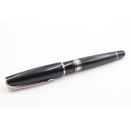 305 - WATERMAN Expert Black Lacquer Fountain Pen w/ 18ct White Gold Nib WRITING Boxed