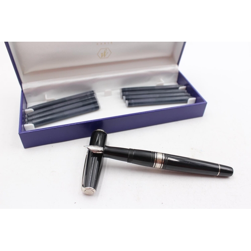 305 - WATERMAN Expert Black Lacquer Fountain Pen w/ 18ct White Gold Nib WRITING Boxed