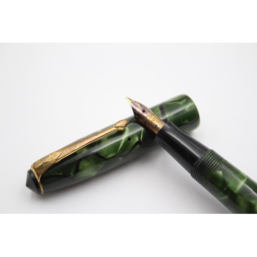 318 - Vintage CONWAY STEWART 14 Green FOUNTAIN PEN w/ 14ct Gold Nib WRITING