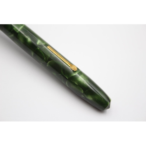 318 - Vintage CONWAY STEWART 14 Green FOUNTAIN PEN w/ 14ct Gold Nib WRITING