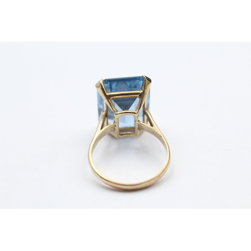 118 - 9ct Gold Blue Synthetic Spinel Single Stone Cocktail Ring (6.1g) Size  O