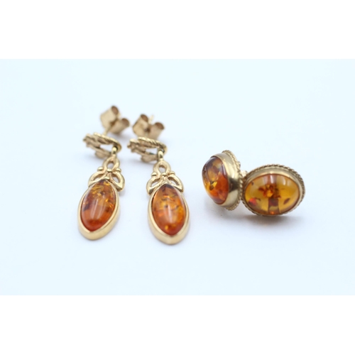 122 - 2 X 9ct Gold Amber Earrings (5.4g)