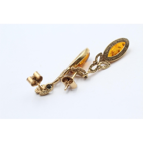 122 - 2 X 9ct Gold Amber Earrings (5.4g)