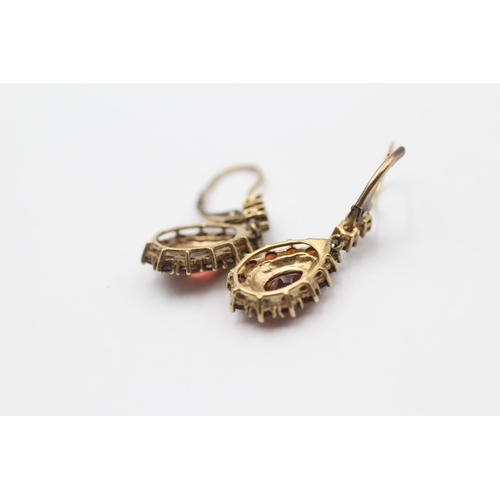 14 - 2 X 9ct Gold Paired Garnet Drop Earrings (5.1g)