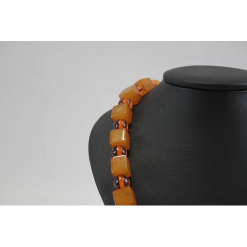 169 - A Single Strand Bakelite Bead Necklace