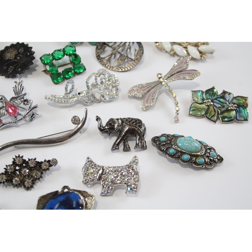 181 - 25 Assorted Vintage And Retro Brooches