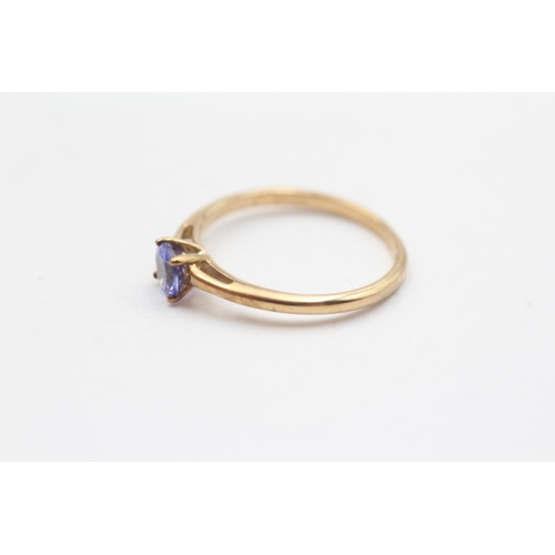 103 - 9ct Gold Tanzanite Set Solitaire Ring (1.5g) Size  O