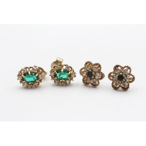 12 - 2 X 9ct Gold Paired Gemstone Earrings Inc. Green Paste, Sapphire & Clear Gemstone (3.7g)