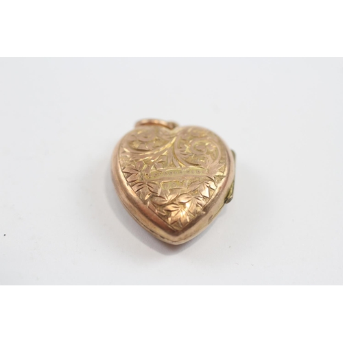 121 - 9ct Back & Front Gold Vintage Foliate Etched Heart Lockets (7.3g)