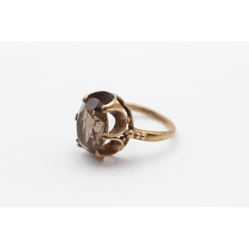 130 - 9ct Gold Vintage Smokey Quartz Set Cocktail Ring (3.4g) Size  L