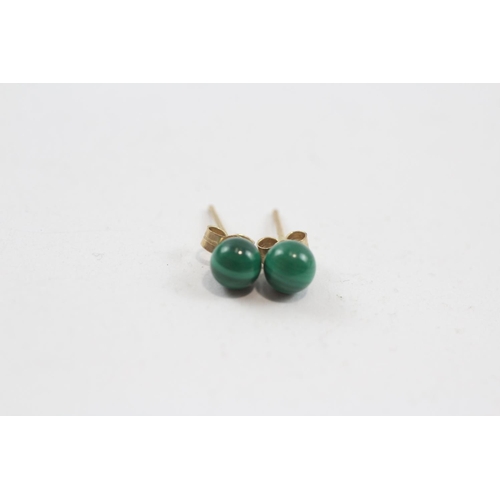 135 - 2 X 9ct Gold Paired Gemstone Stud Earrings Inc. Malachite & Turquoise (2.3g)