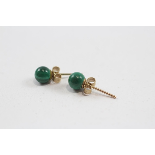 135 - 2 X 9ct Gold Paired Gemstone Stud Earrings Inc. Malachite & Turquoise (2.3g)