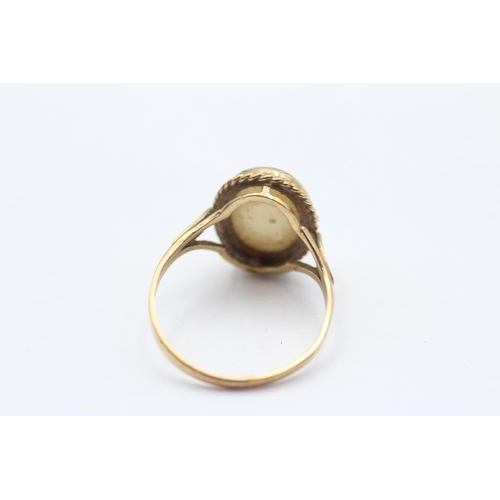 35 - 9ct Gold Vintage Opal Set Dress Ring (3.1g) Size  T