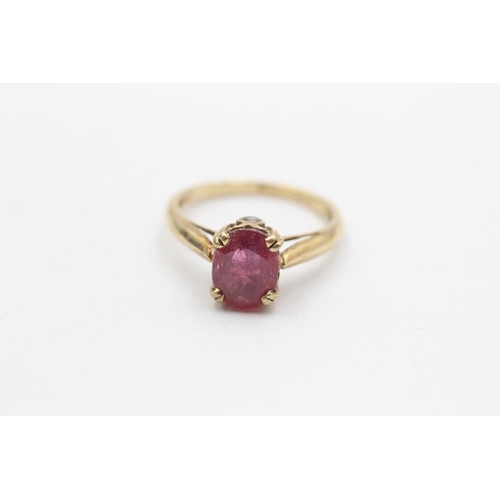 71 - 9ct Gold Glass Filled Ruby Set Solitaire Ring (2.6g) Size  N