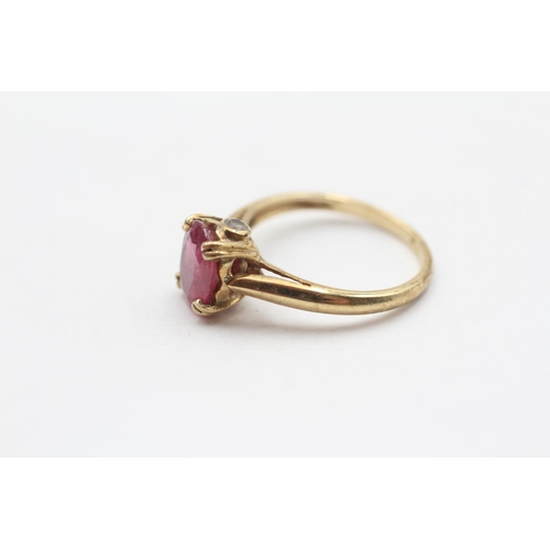 71 - 9ct Gold Glass Filled Ruby Set Solitaire Ring (2.6g) Size  N