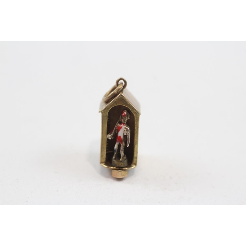 77 - 9ct Gold Vintage Enamelled Royal Guard Post Charm (2g)