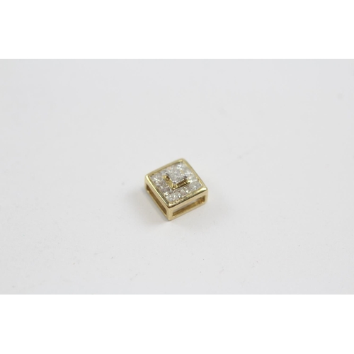 81 - 3x 9ct diamond pendants 2.6g