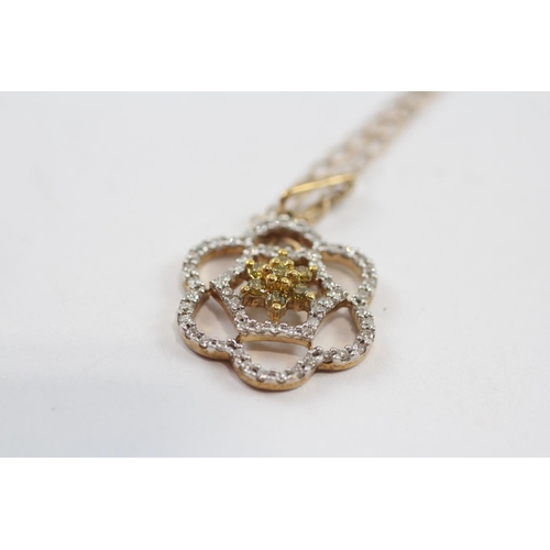 83 - 9ct Gold Diamond Set Flower Pendant Necklace (3g)